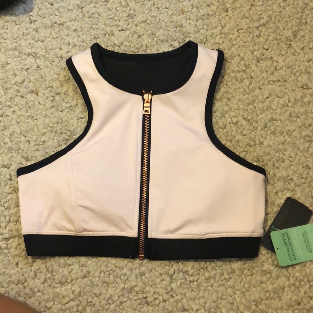 Sports bra with zipper.